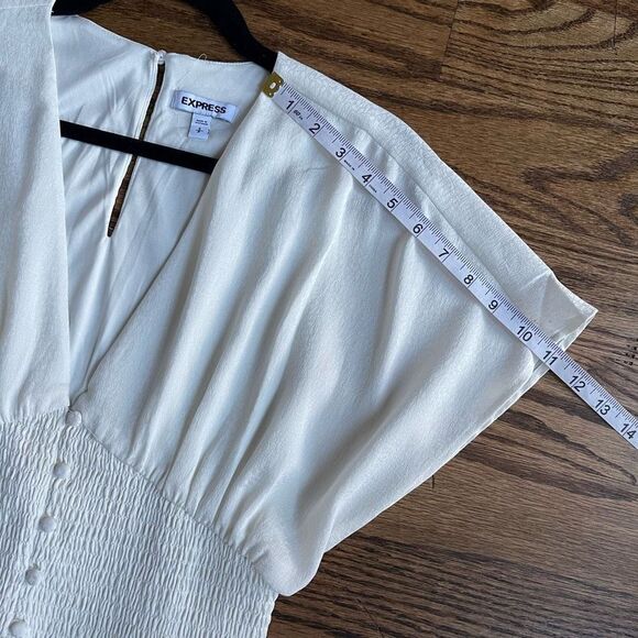 Express white cream deep Vneck romper onesie smocked small - Picture 10 of 13